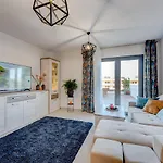 Yuli Appartement *